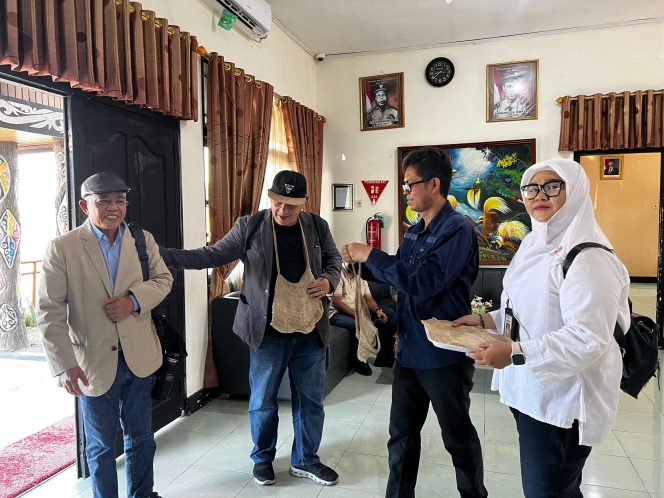 
 Ketum PWI Pusat Zulmansyah Sekedang Tiba di Manokwari