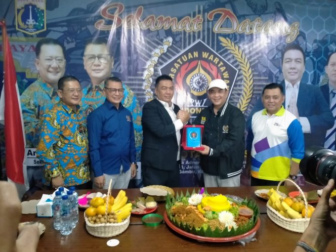 
 Ketum Zulmansyah Sakedang Dampingi Aspem Resmikan Kantor Pokja PWI Walikota Jakarta Pusat