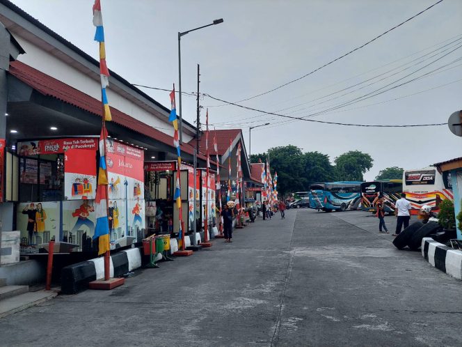 
 Terminal Bayangan Menjamur di Jakarta Barat Menggerus Retribusi Menguap Liar
