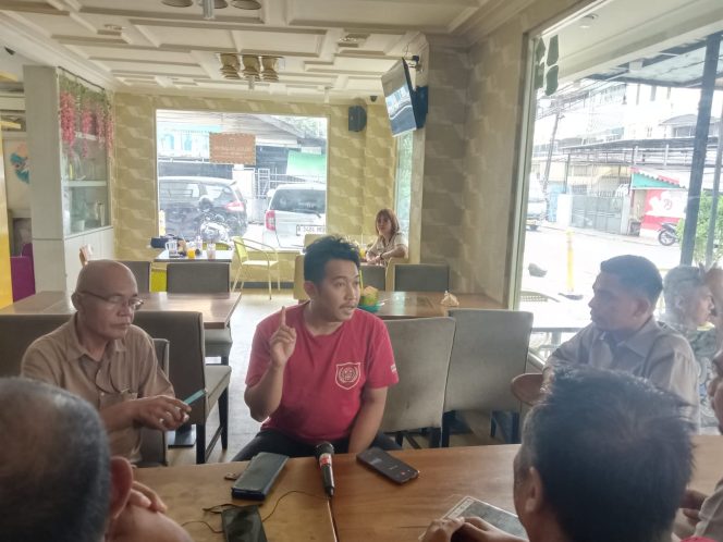 
 Protes Keluarga Terkait Penangkapan Irianto Heymoye Ondikeleu (IHO) di Jakarta