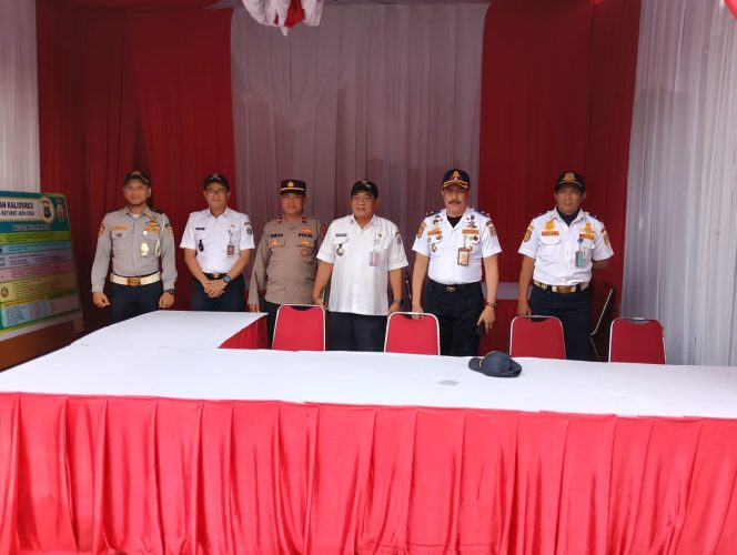 
 Posko Pelayanan Terpadu di Terminal Kalideres Mulai Beroperasi untuk Libur Nataru 2024-2025