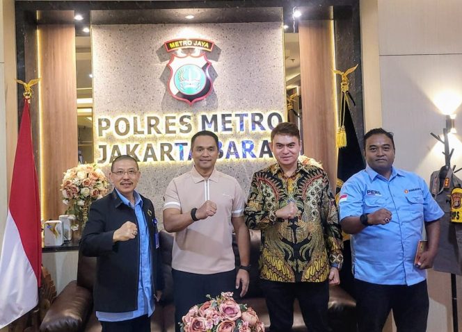 
 Romo Asun Berikan Penghargaan kepada Kapolres Syahduddi, Soroti Kepeduliannya pada Masyarakat