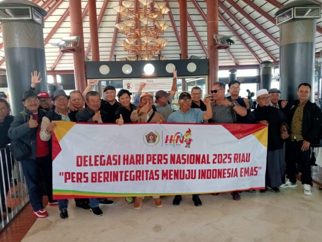 
 Rombongan Pengurus PWI Pusat dan Tokoh Pers Nasional Tiba di HPN 2025 Riau