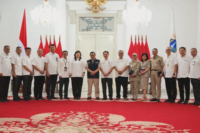 Dikukuhkan Sebagai Relawan Pajak, Pramono Anung Dukung Kepatuhan