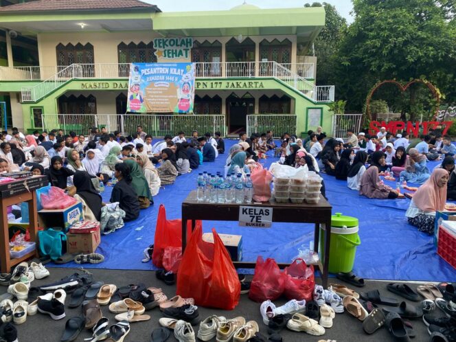 
 SMPN 177 Jakarta Selatan Gelar Buka Bersama Sambut Bulan Suci Ramadhan 1446 H