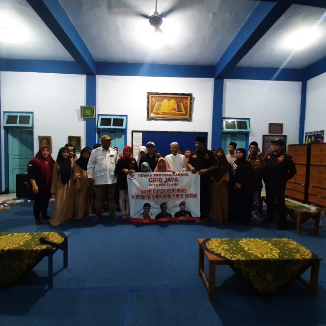 
 Buka Bersama dan Santunan Anak Yatim oleh GRIB Jaya Kota Magelang