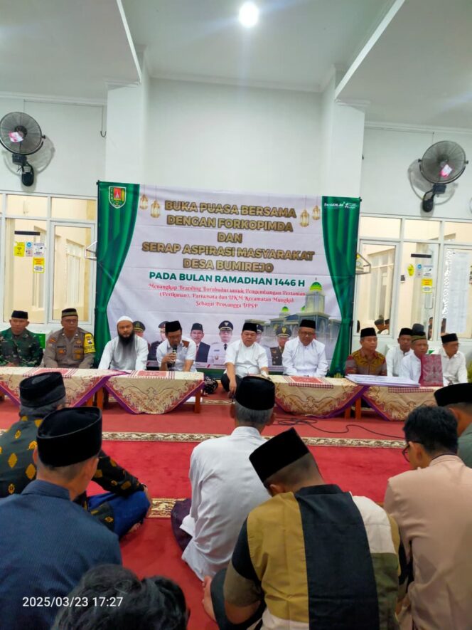 
 Dalam Rangka Mempererat Silaturahmi Forkopimda Kabupaten Magelang Adakan Giat buka Puasa bersama di Masjid Desa Bumirejo Mungkid Magelang