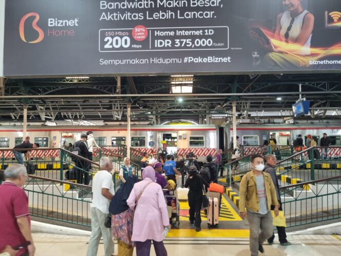 
 Tembus 112.385 Pelanggan Sudah Diberangkatkan dari Daop 6 Yogyakarta Hingga Hari ke-6 Angleb 2025! Masih Tersedia 93 Ribu Tiket KA Lebaran!