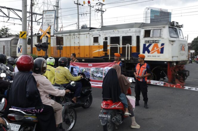
 KAI Daop 6 Yogyakarta Imbau Pemudik Pengguna Jalan Raya Disiplin dan Waspada di Perlintasan Sebidang