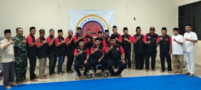 
 Pererat Kebersamaan,  Forum Silaturahmi RW Palmerah Gelar Bukber dan Tarawih Bersama