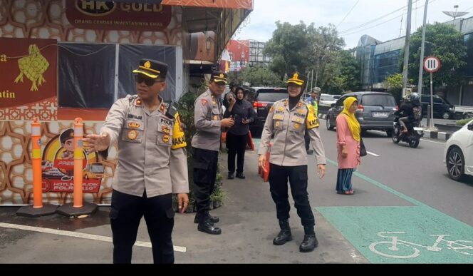 
 Memastikan Arus Mudik Lebaran di Wilayah Hukumnya Aman dan Lancar Kapolres Magelang Kota Turun Langsung ke Lapangan