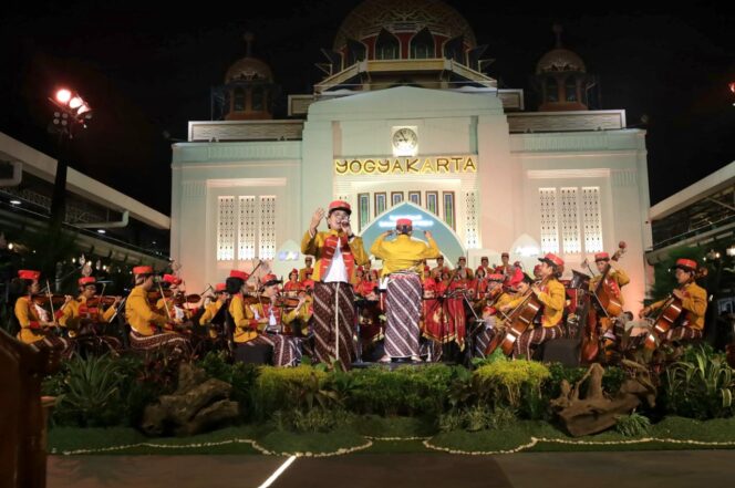 
 KAI Daop 6 Yogyakarta Sukses Hadirkan Orchestra Menghibur Penumpang di Stasiun Tugu Yogyakarta Bertajuk Journey Experience Symphony