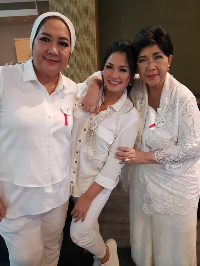 
 Fryda Lucyana Kenang Sosok Titiek Puspa Sebagai Pahlawan Cinta Damai
