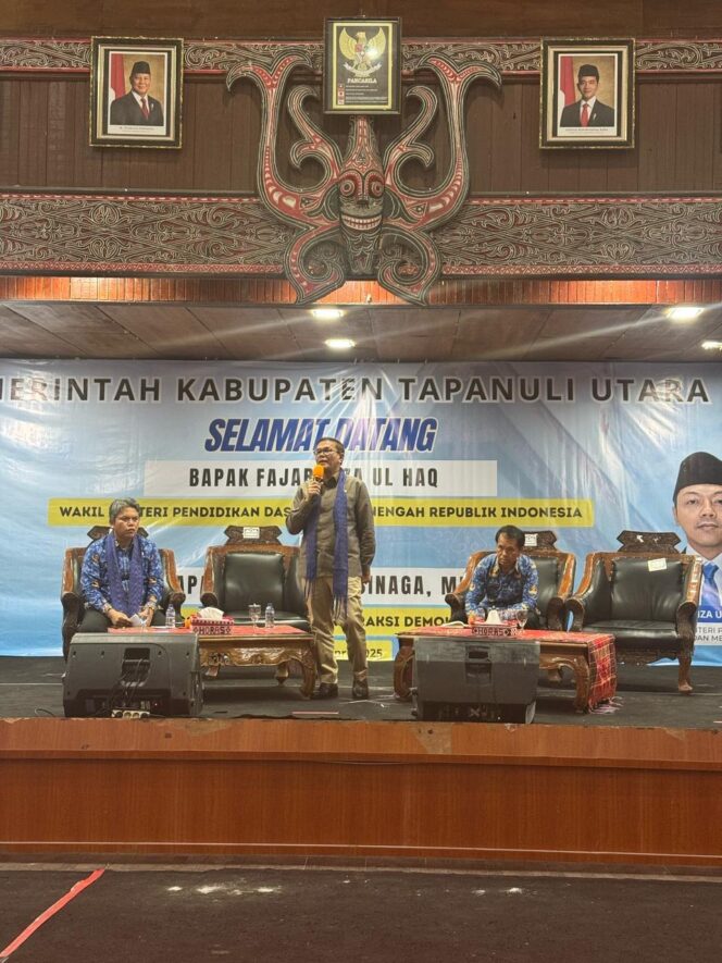 
 Wakil Bupati Taput Sambut Kunjungan Wamen Dikdasmen dan Komisi X DPR RI, Bahas Peningkatan Mutu Pendidikan