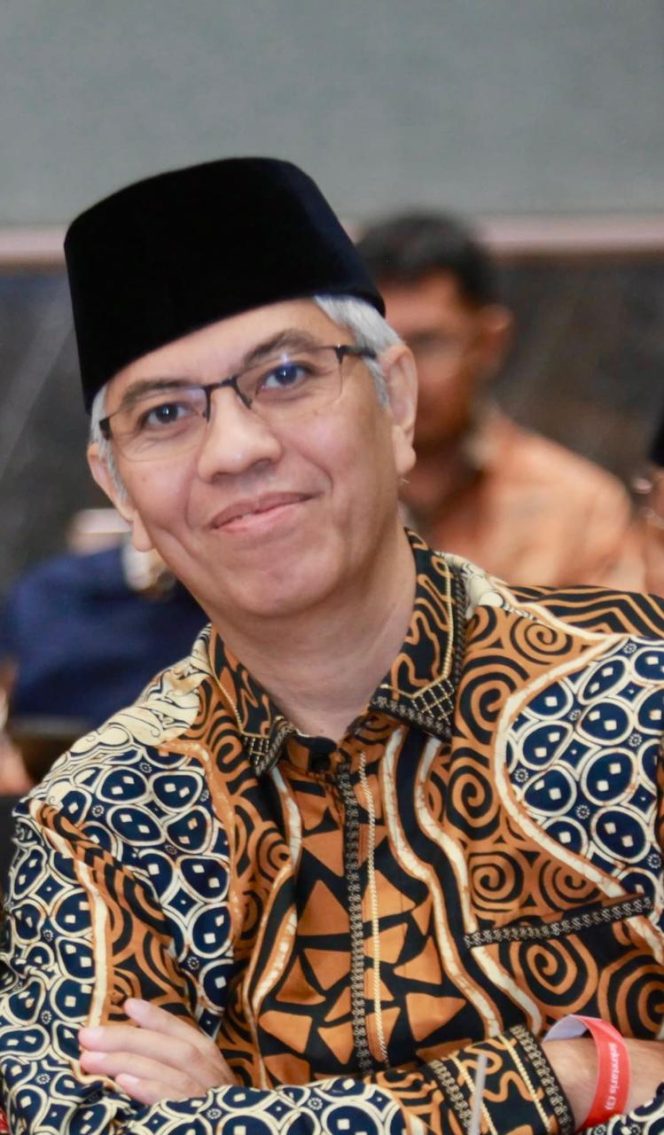 
 UNIFIKASI PILAR PANGAN INDONESIA: KETAHANAN, KEMANDIRIAN, DAN KEDAULATAN Oleh: Rioberto Sidauruk Pemerhati Hukum Ekonomi Kerakyatan / Peneliti Industri Strategis.