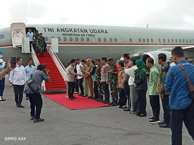 
 Bupati Tapanuli Utara Sambut Kunjungan Kerja Wakil Presiden RI di Bandara Silangit