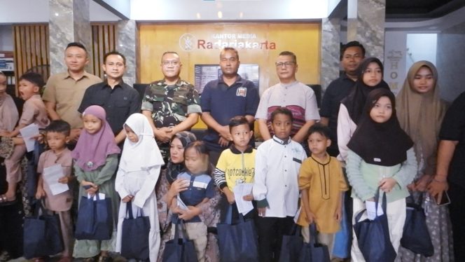 
 Radar Jakarta Rayakan Ulang Tahun ke-2: Anak Yatim Sebagai Tamu Istimewa