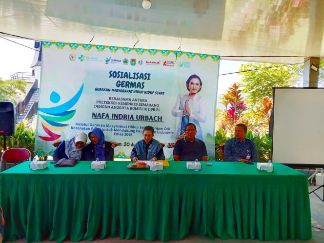 
 DPR RI komisi IX Nafa Urbach bersama dinas kesehatan provinsi Jawa tengah Ajak Masyarakat Hidup Sehat