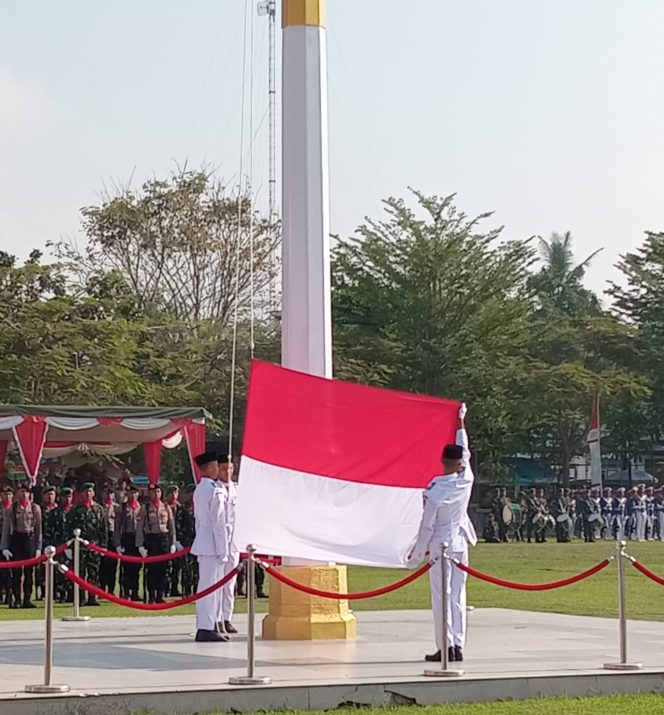 
 Peringatan HUT ke-80 RI, Kabupaten Magelang Gelar Upacara Pengibaran Bendera Merah Putih dengan Khidmat