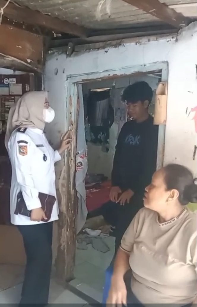 
 Lurah Kosambi Barat Serap Aspirasi Warga, tinjau Lingkungan RW