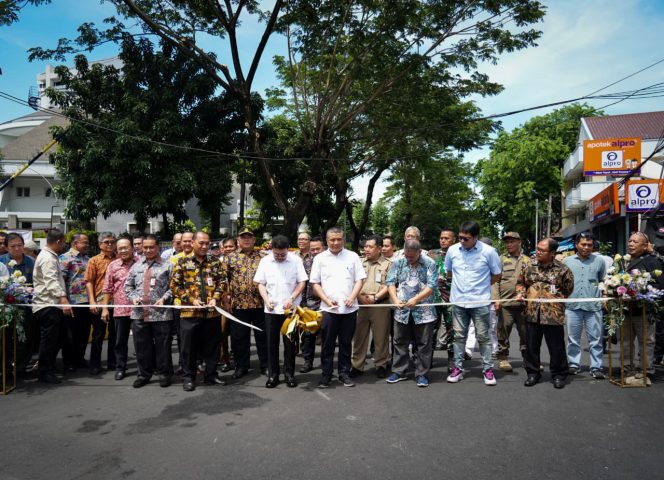 Wali Kota Jakbar Resmikan Jembatan Berkah dan Manfaat di RW 15 Duri Kosambi