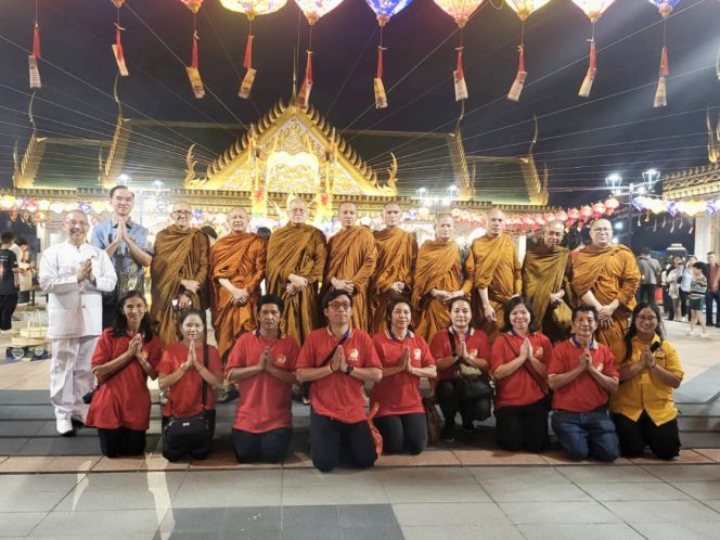 
 Ribuan Umat Buddha Rayakan Perjalanan Setahun Si Mian Fo Pantai Indah Kapuk