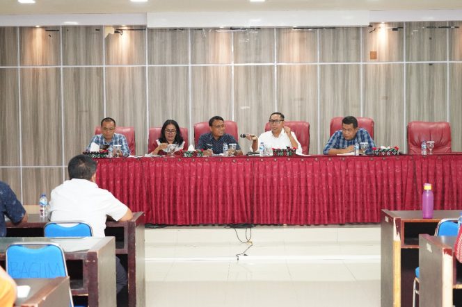 
 Bupati Taput Minta Kepala Sekolah Tingkatkan Transparansi dan Akuntabilitas BOSP