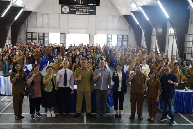 
 Wakil Bupati Tapanuli Utara Membuka Workshop Penerapan Teknologi AI dalam Pendidikan untuk Guru