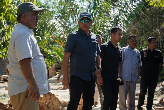 
 ‎Bupati Tapanuli Utara Tinjau Langsung Lokasi Banjir di Kecamatan Purbatua