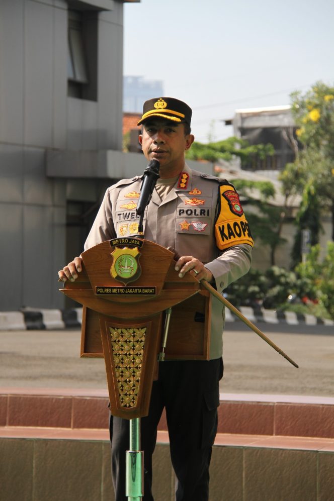 
 Empati Nasional, Polres Jakbar Ajak Masyarakat Isi Malam Tahun Baru 2026 dengan Ibadah dan Kegiatan Positif