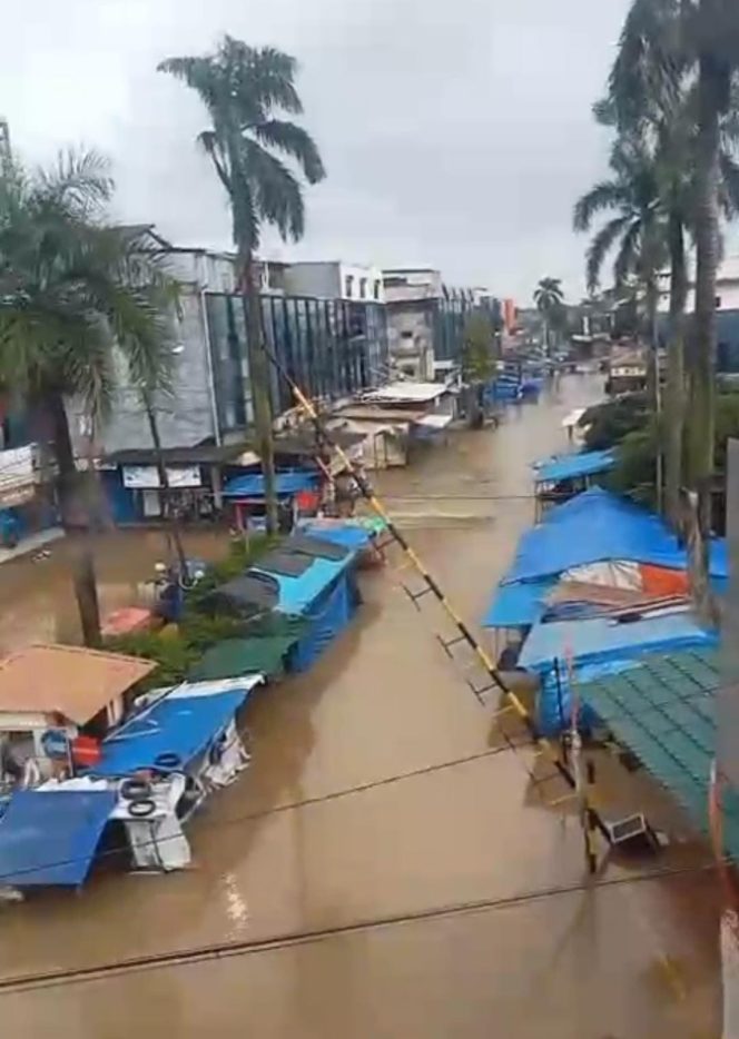 
 Hikmahbudhi Beri “Kartu Kuning” ke Gubernur Banten soal Penanganan Banjir Tangerang Raya