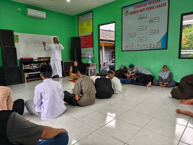 
 Yayasan Cahaya Hati Peduli Kasih dan Rumah Yatim Piatu Gelar Bagi Takjil dan Buka Puasa Bersama di Kalideres