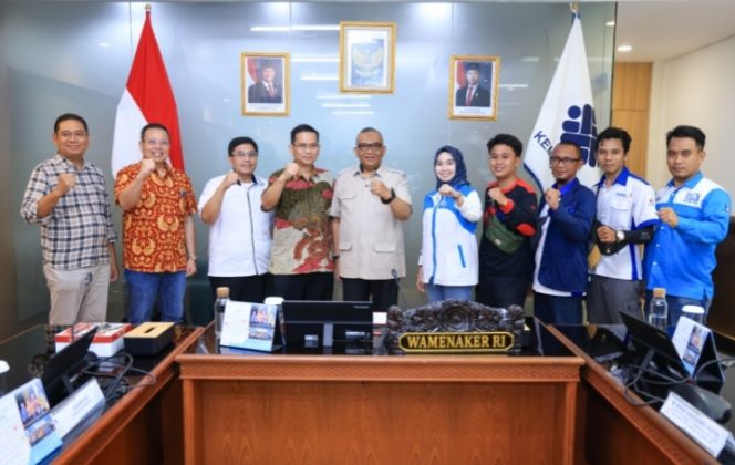 
 Wamenaker Bertindak Cepat Atas Permasalahan Kerja di Hari Libur Nasional Wajib Bayar Lembur