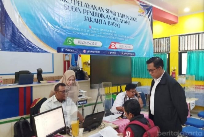 
 Posko SPMB Jakarta Barat Tuntaskan 586 Aduan Orang Tua Calon Siswa