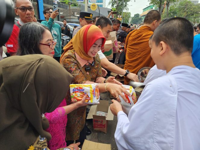 
 Vihara Metta Palmerah Gelar Perayaan Pindapata, Dihadiri Wali Kota Jakbar